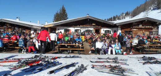 half-term-ski-crowd