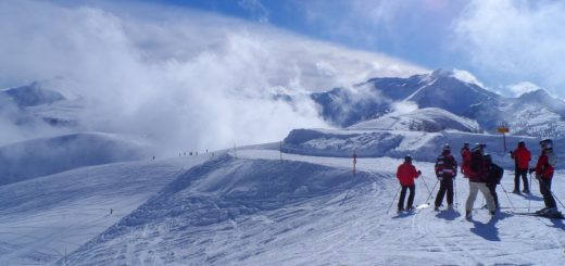 happy-skiers