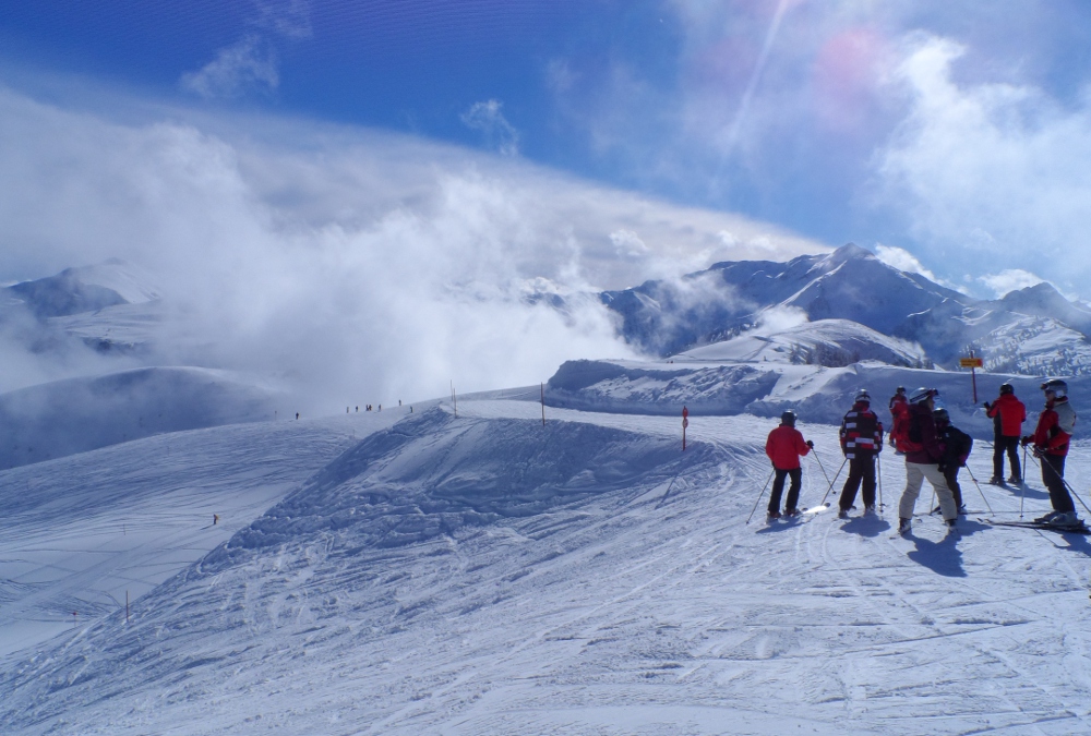 happy-skiers