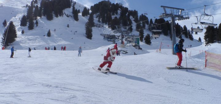 santa-skiing-oetz